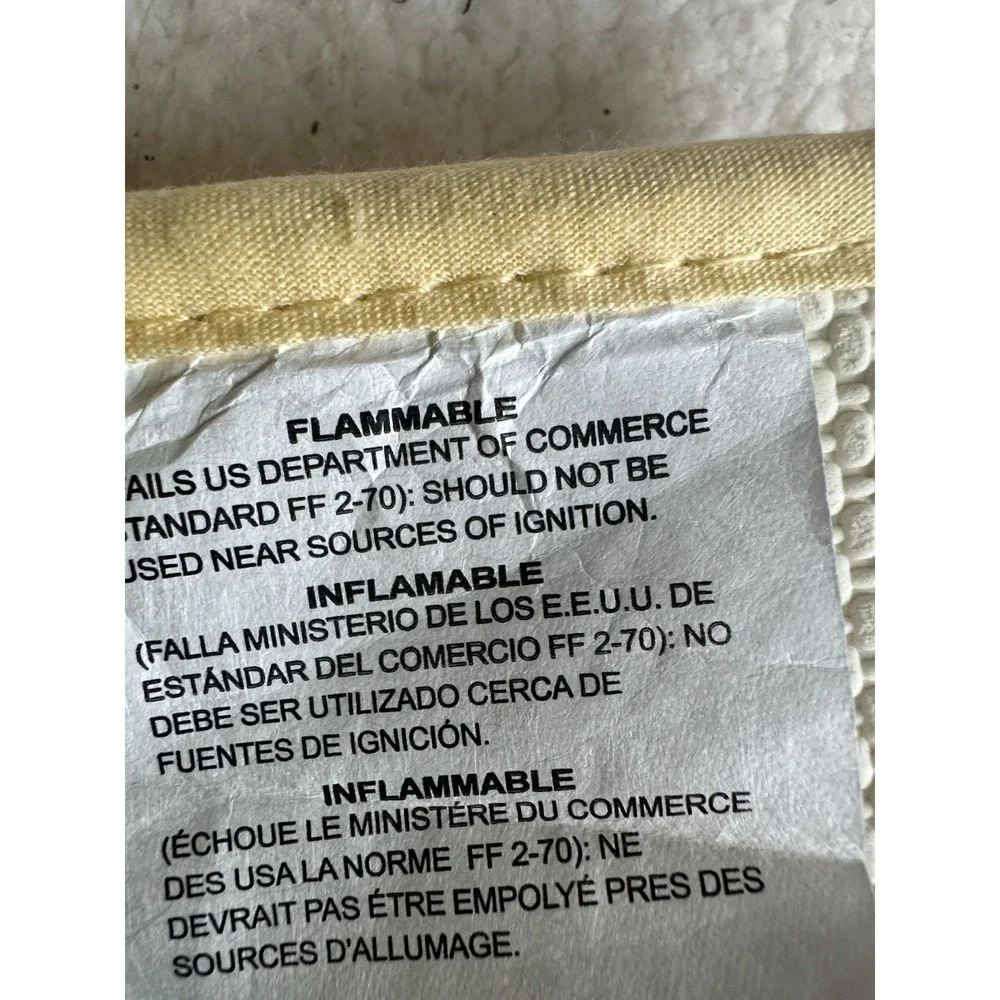 New KATE SPADE Bath Rug‎ Torrington Dot 21x 34 White Polka Dot on Yellow